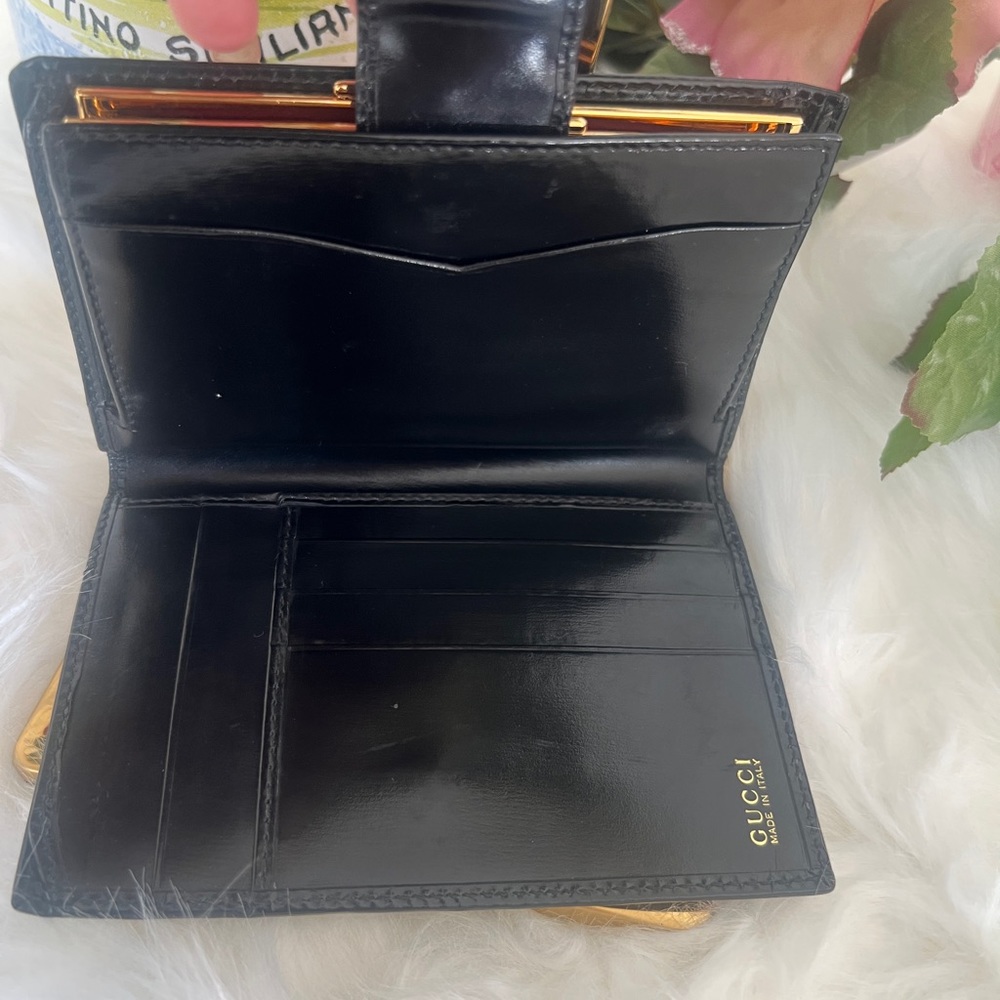 💜Gucci Leather Wallet with Kiss Lock - Picture 9 of 16